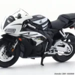 MAISTO 1:18 HONDA CBR1000RR WHITE